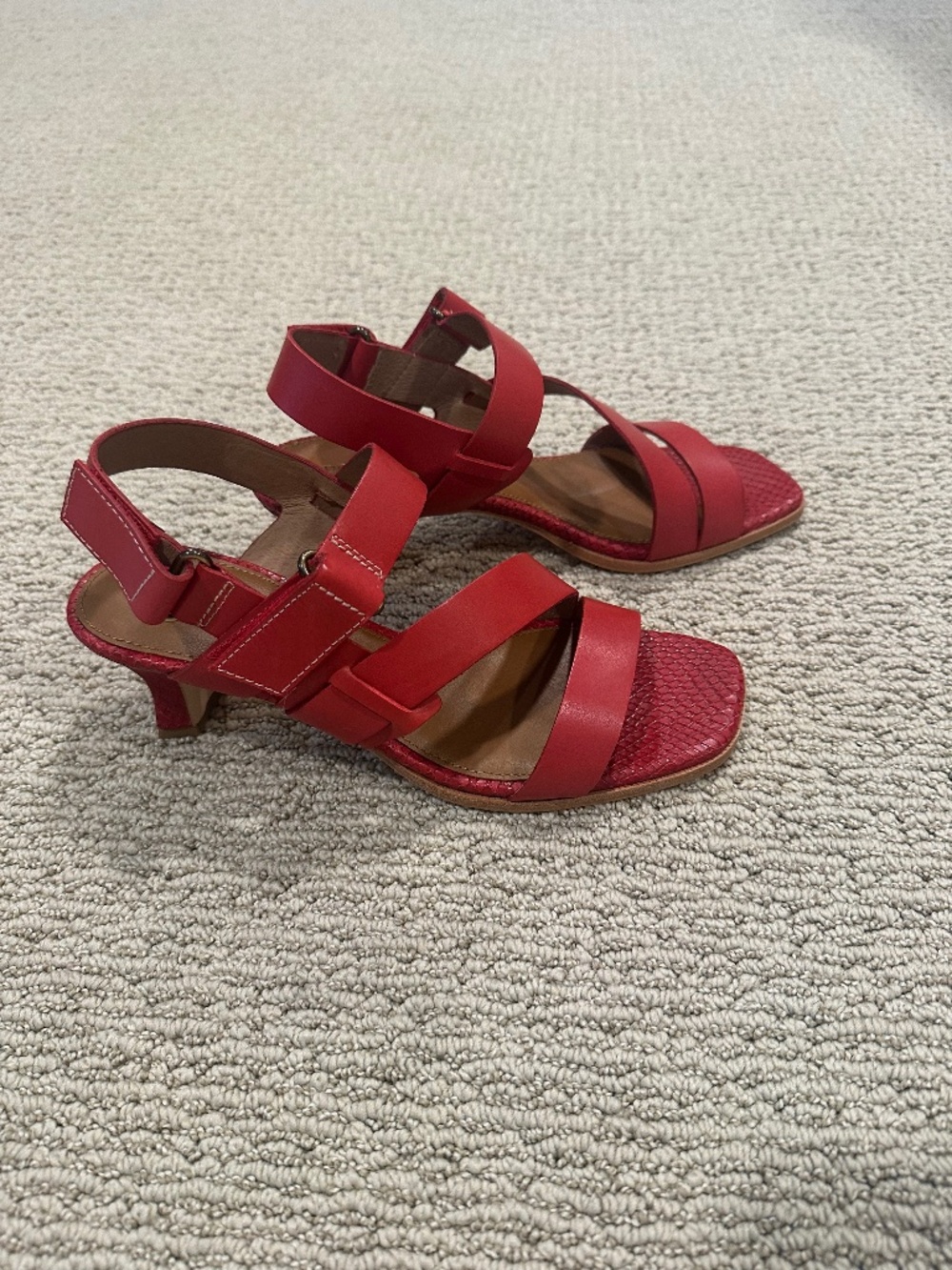 Donald Pliner- Size 8 1/2- Kamele Vanchetta in Tomato - New